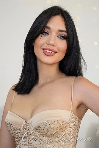 Yana Profile image 1