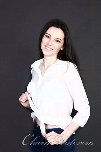 Elena Profile image 2