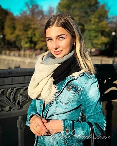 Anna Profile image 4