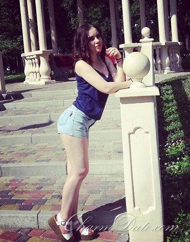 Valeria Profile image 2