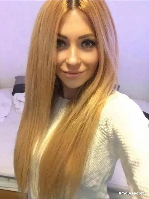 Alina Profile image 4