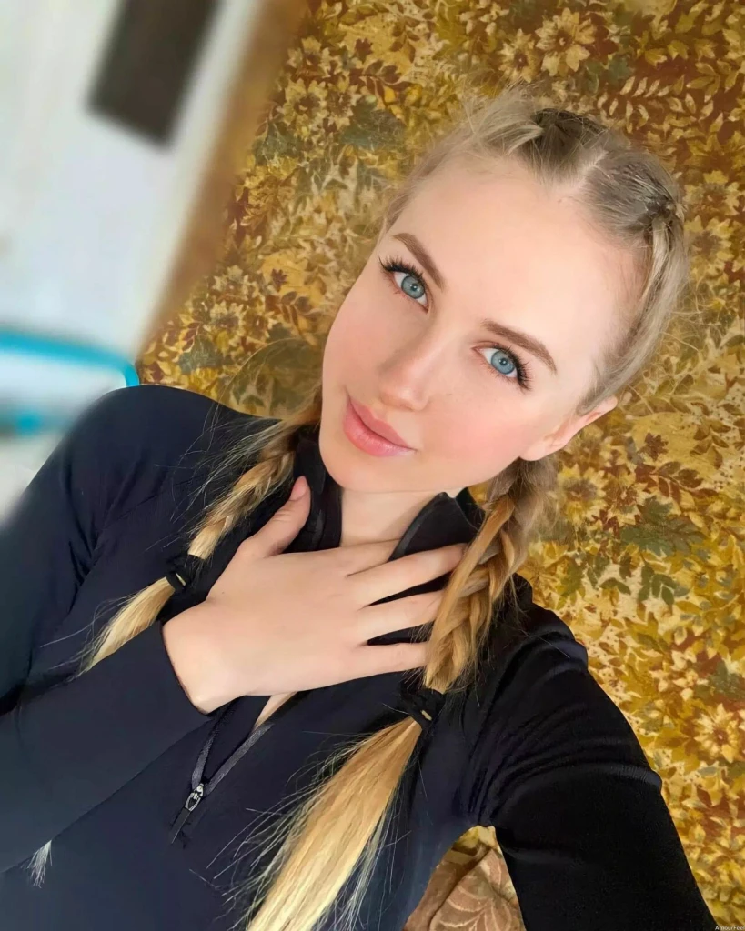 Kristina Profile image 3