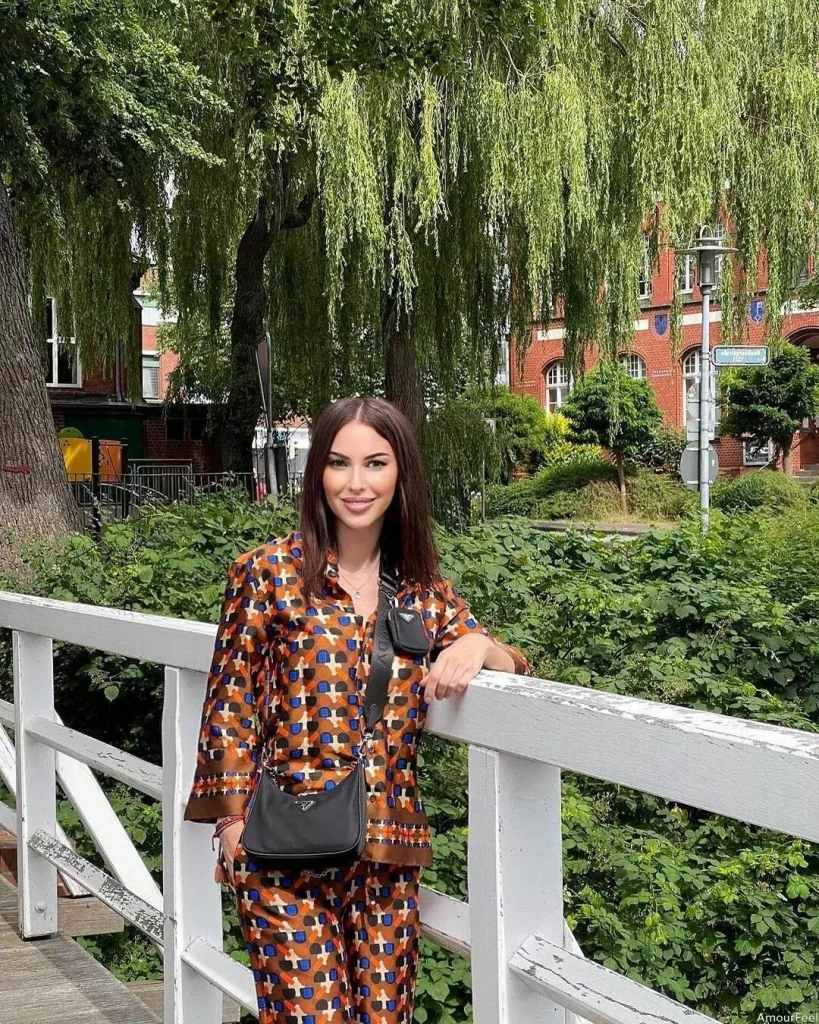 Anna Profile image 3