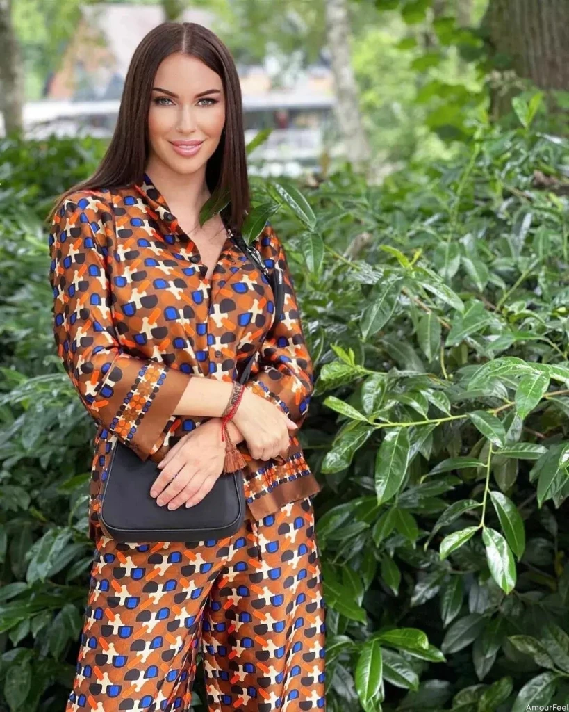 Anna Profile image 4