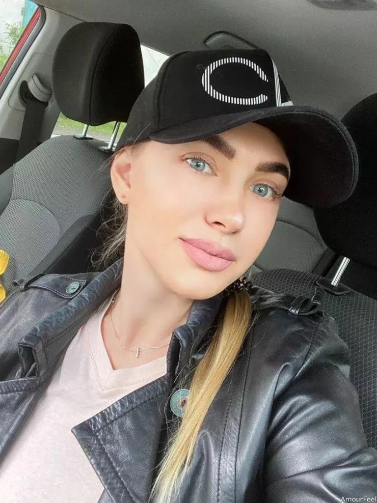 Victoria Profile image 5