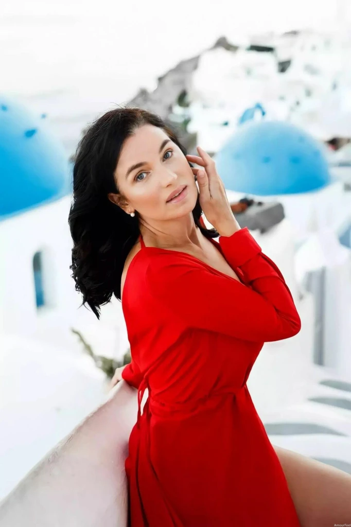 Yana Profile image 4