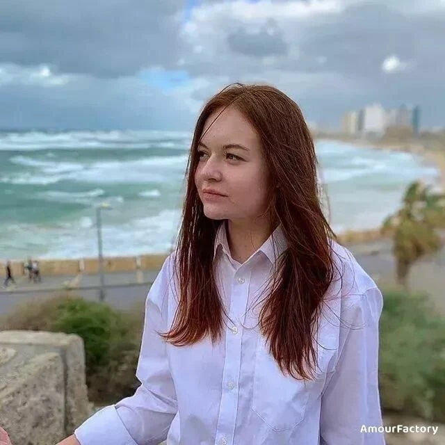 Oksana Profile image 2