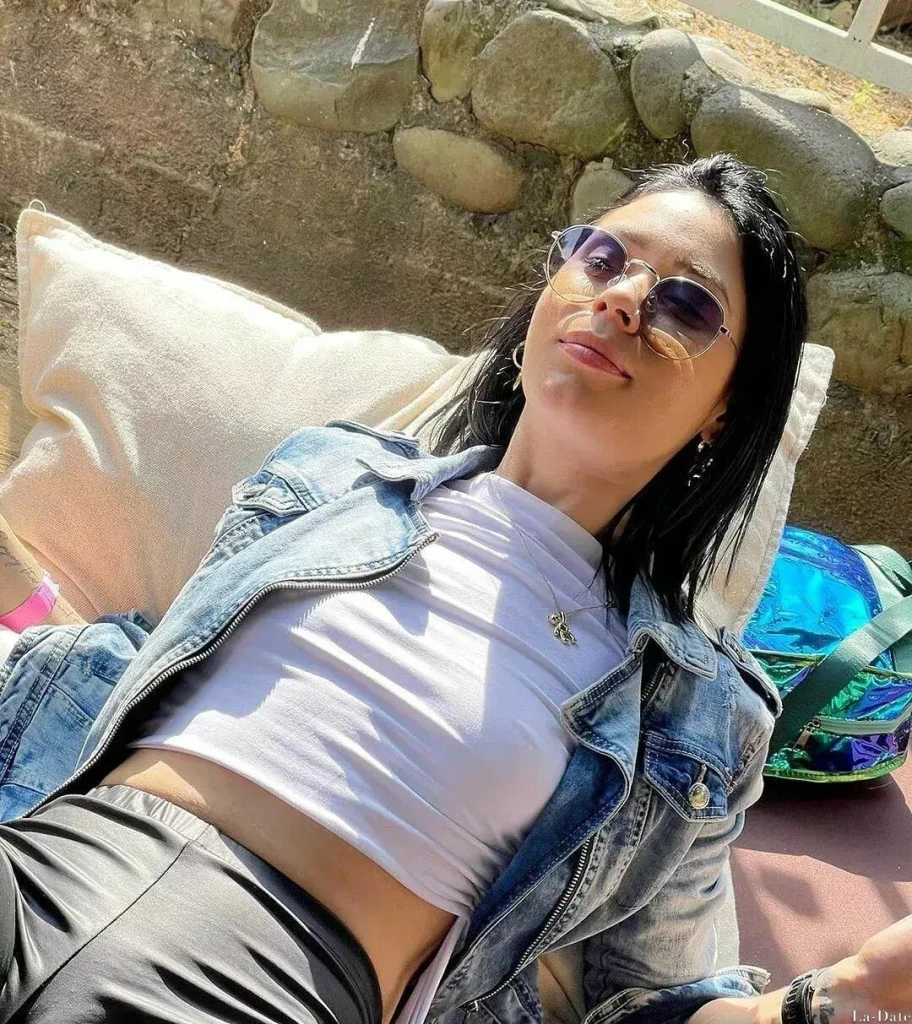 Amparo Profile image 6