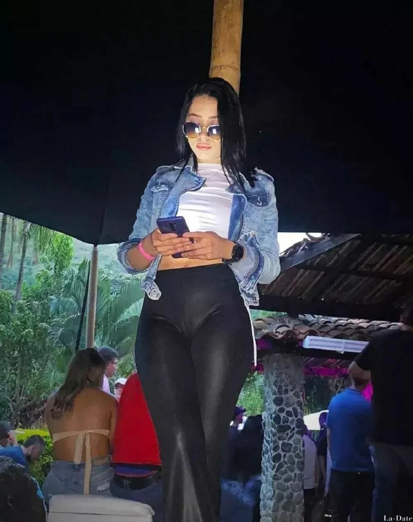 Amparo Profile image 4