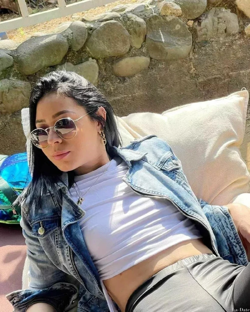 Amparo Profile image 3