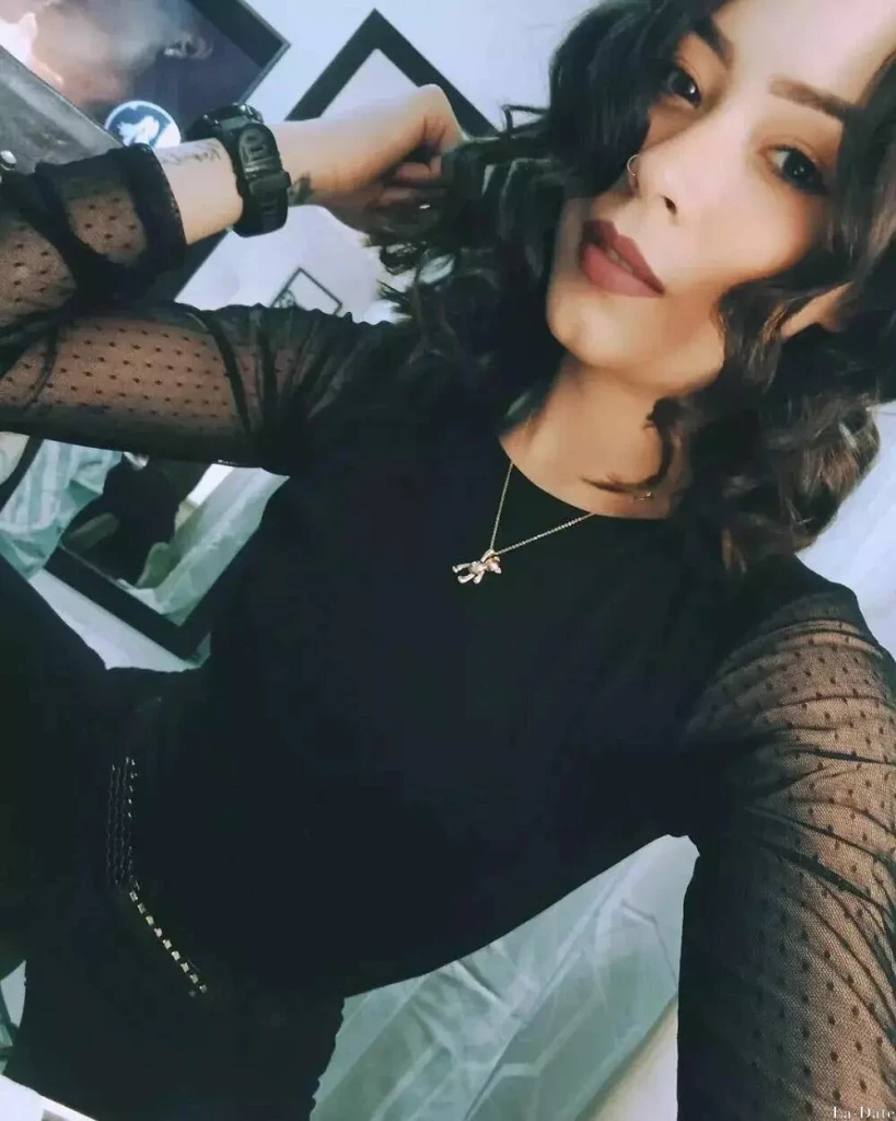 Amparo Profile image 1