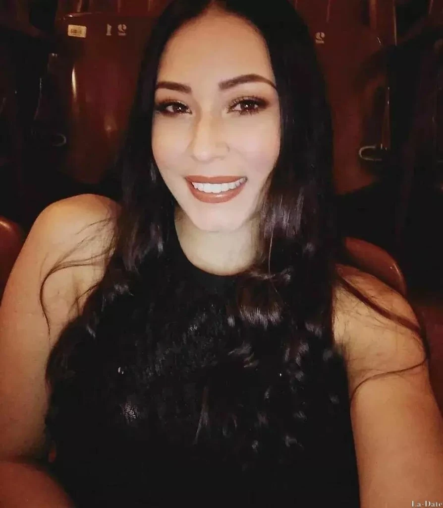 Amparo Profile image 2