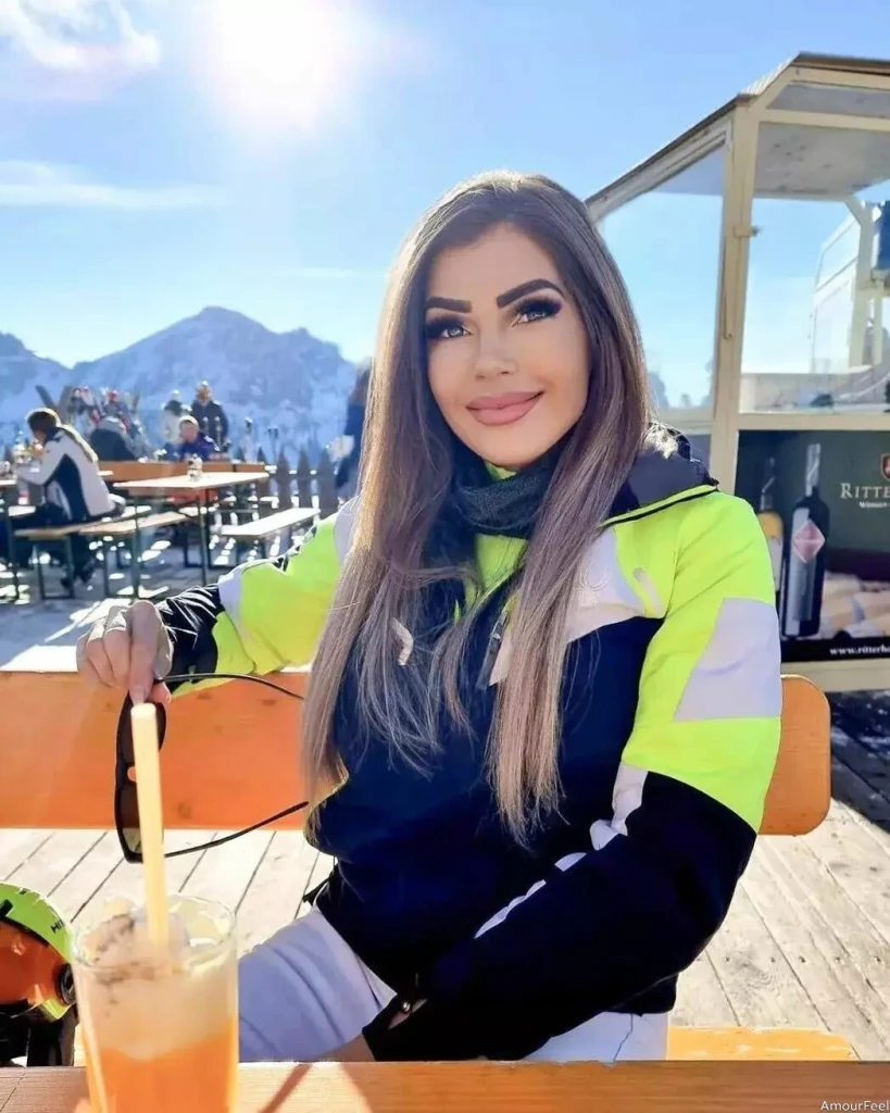 Lara Profile image 2