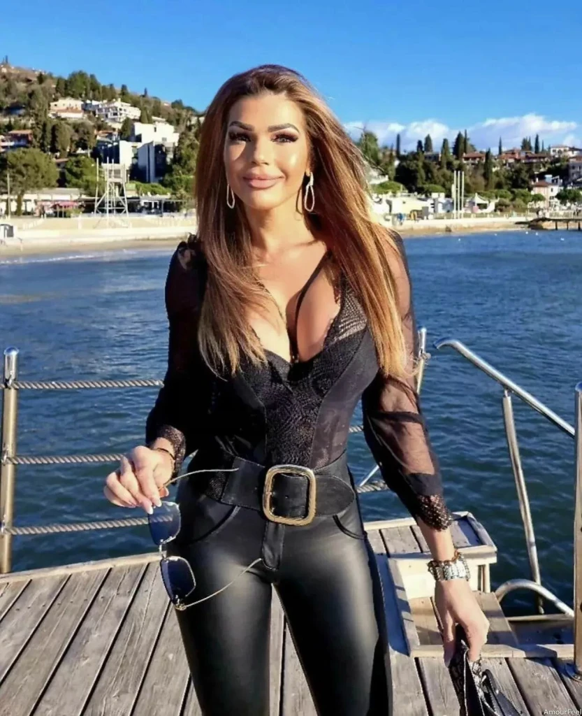 Lara Profile image 1