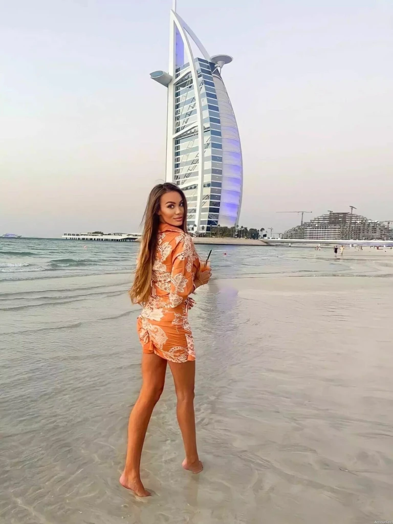 Zarina Profile image 2