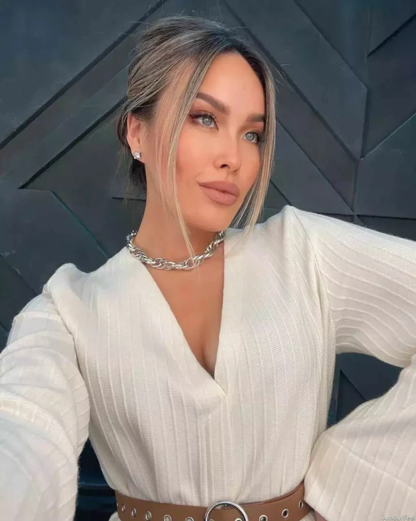 Holly Elizabeth Ann Profile image 5