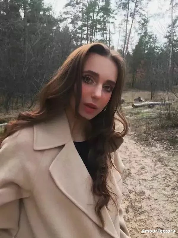 Julia Profile image 5
