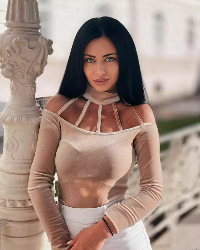 Valentina Profile image 4