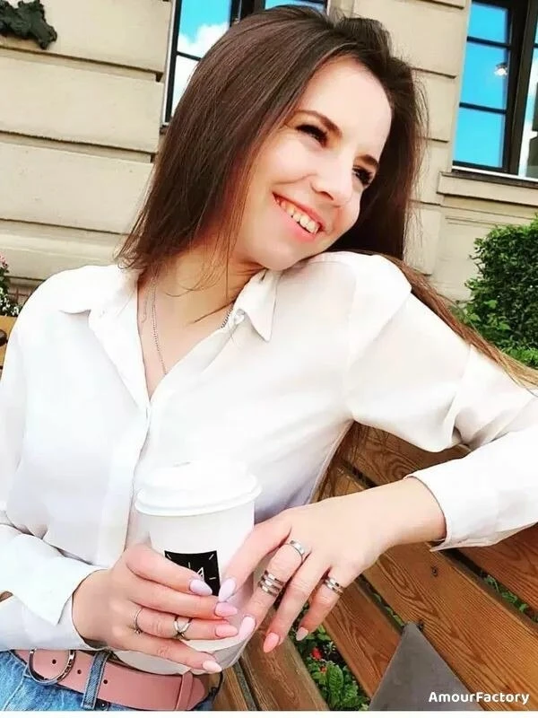 Julia Profile image 3