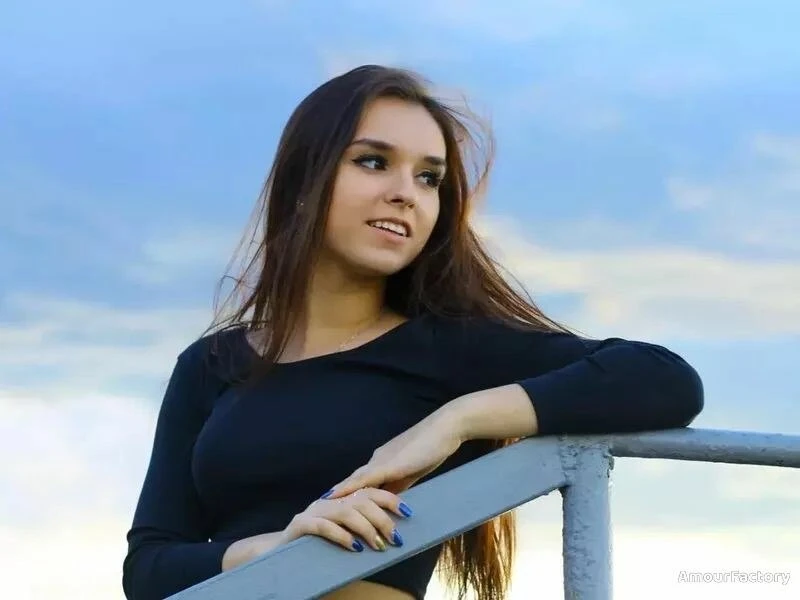 Valeria Profile image 4