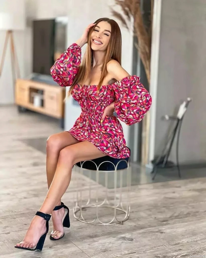 Olena Profile image 4