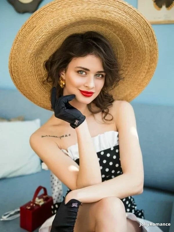 Alina Profile image 5