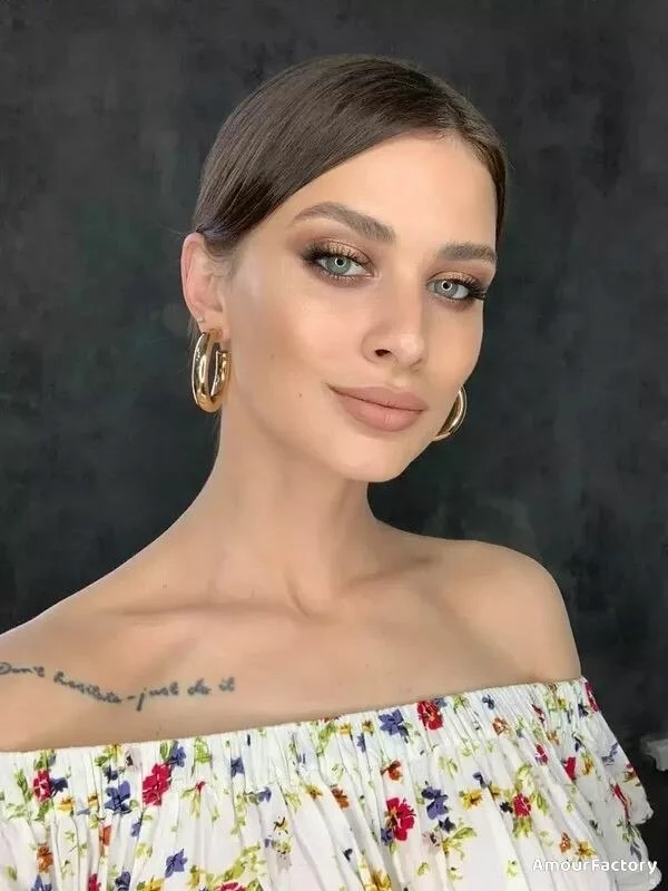 Alina Profile image 4