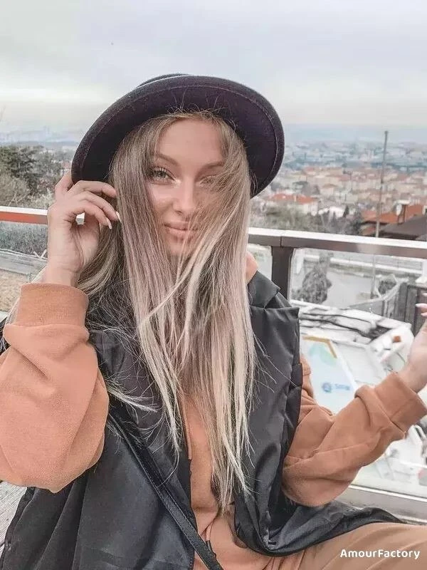 Olesya Profile image 5