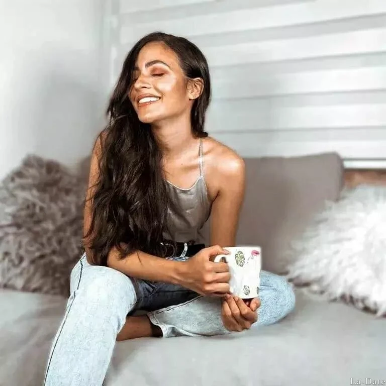 Valentina Profile image 4