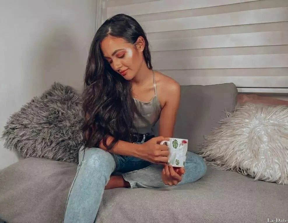 Valentina Profile image 5