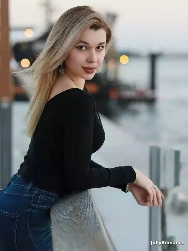 Zhannur Profile image 4