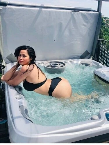 Alina Profile image 1