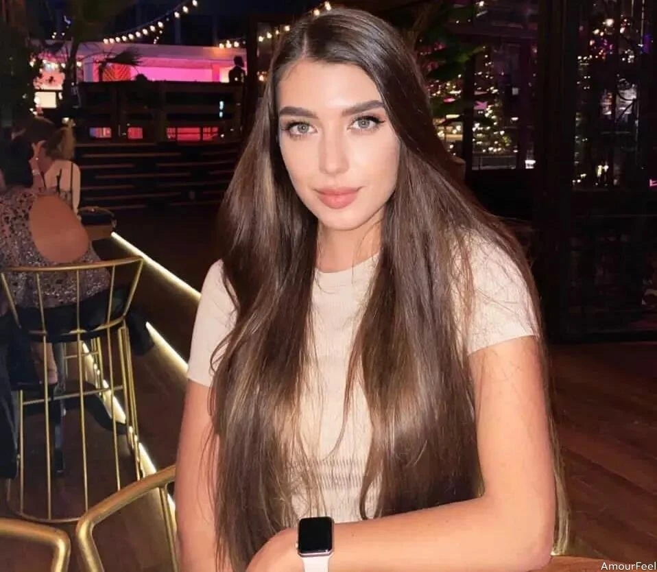 Alina Profile image 6