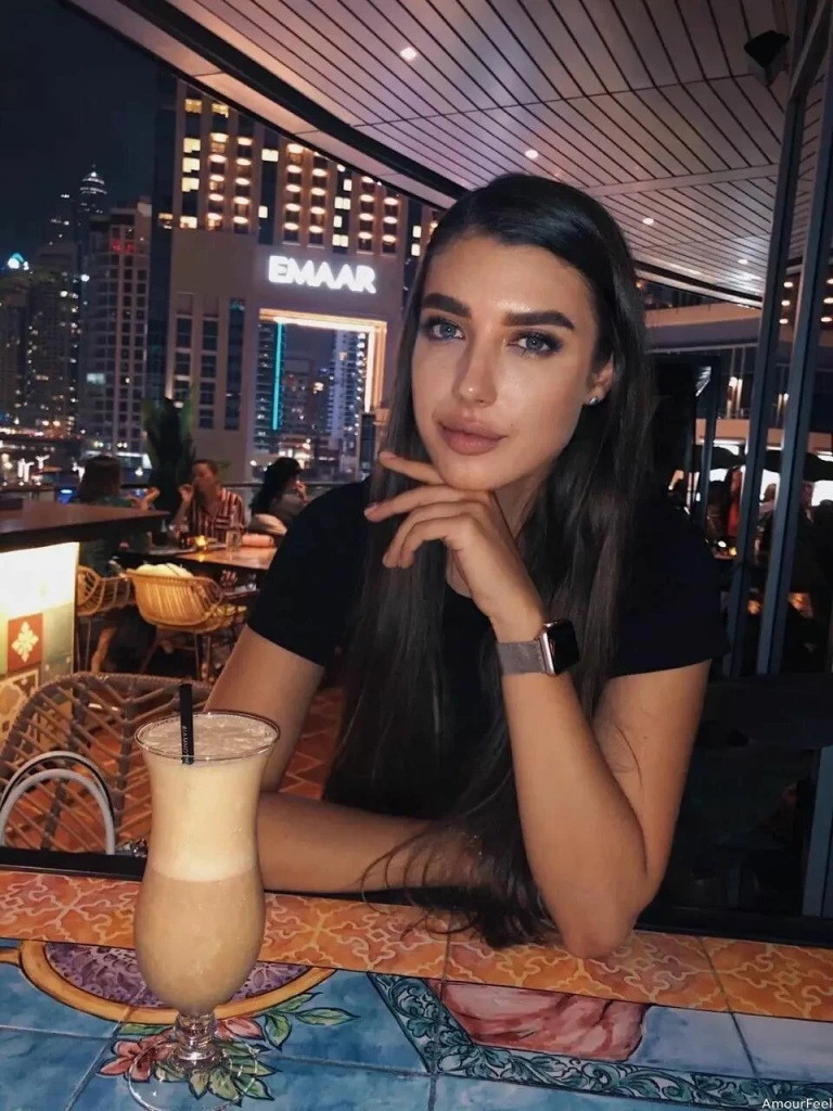 Alina Profile image 3