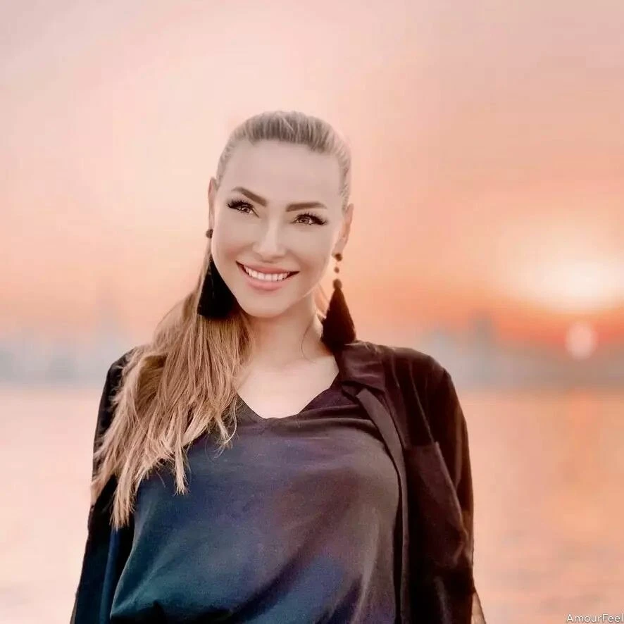 Angelina Profile image 1