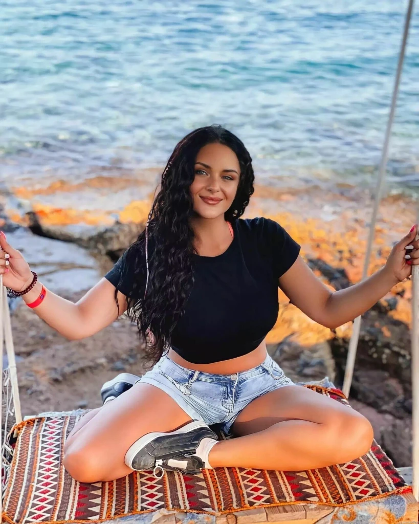 Yuliia Profile image 1