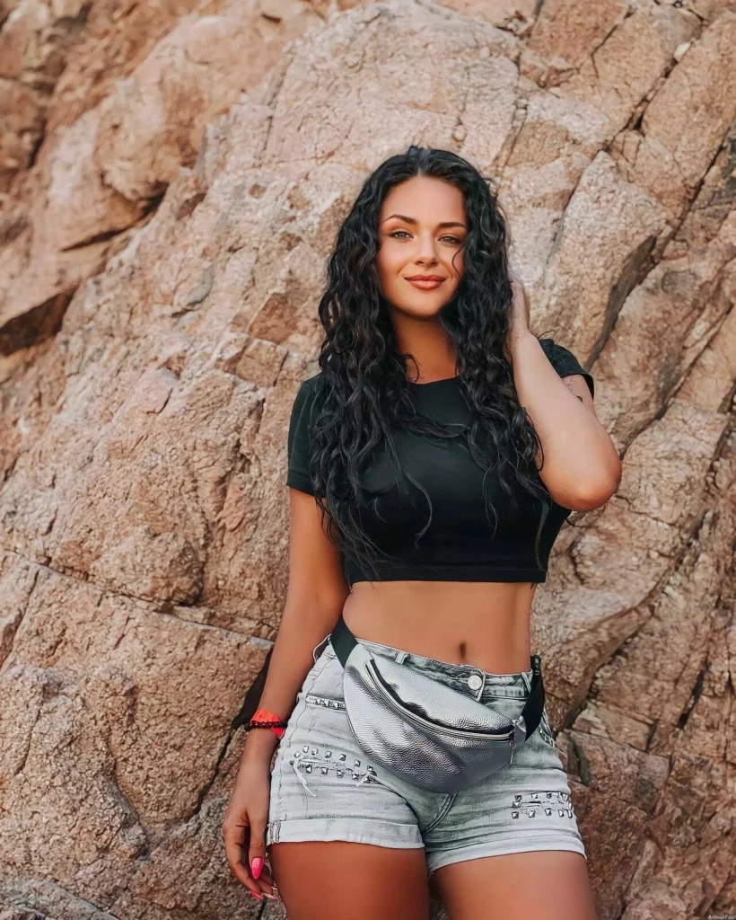 Yuliia Profile image 5