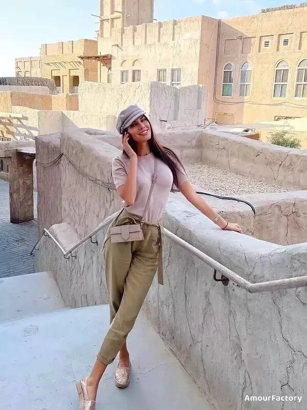 Julia Profile image 3