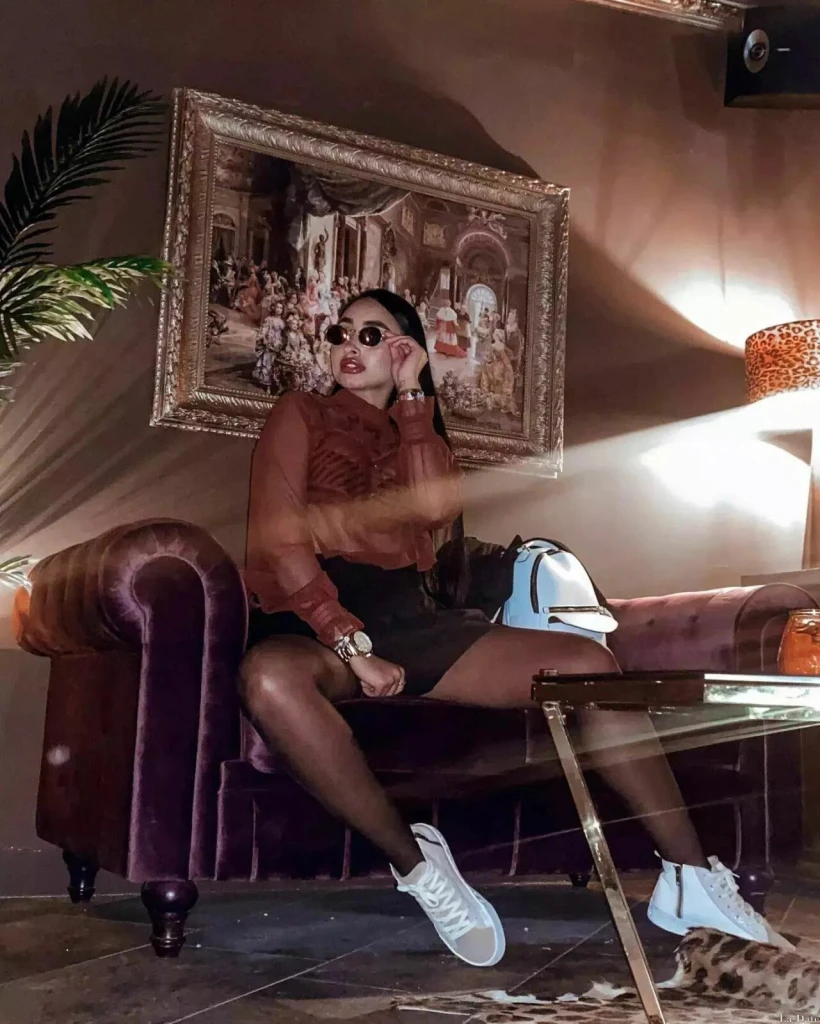 Laura Profile image 1