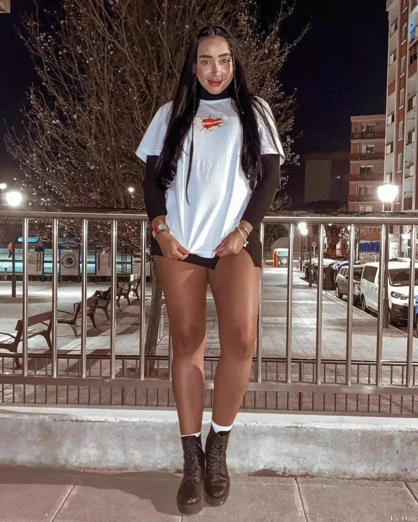 Laura Profile image 4