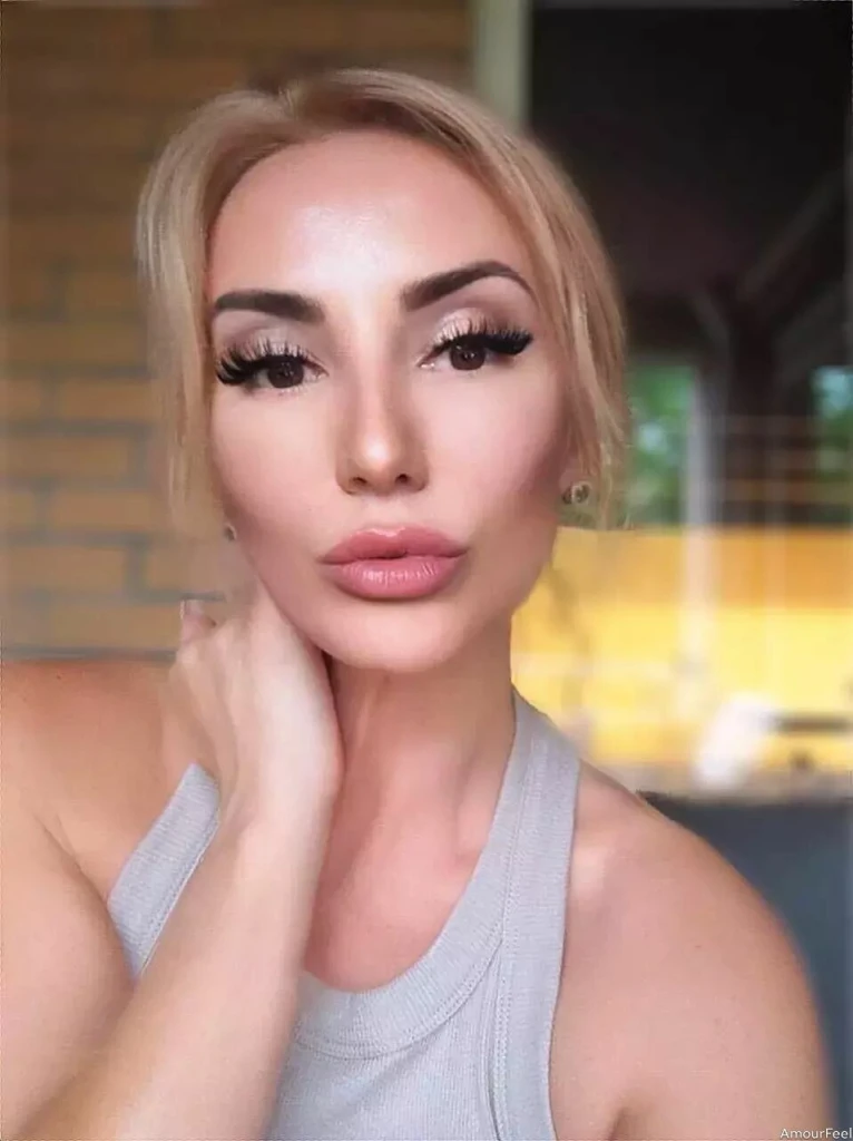 Alina Profile image 2