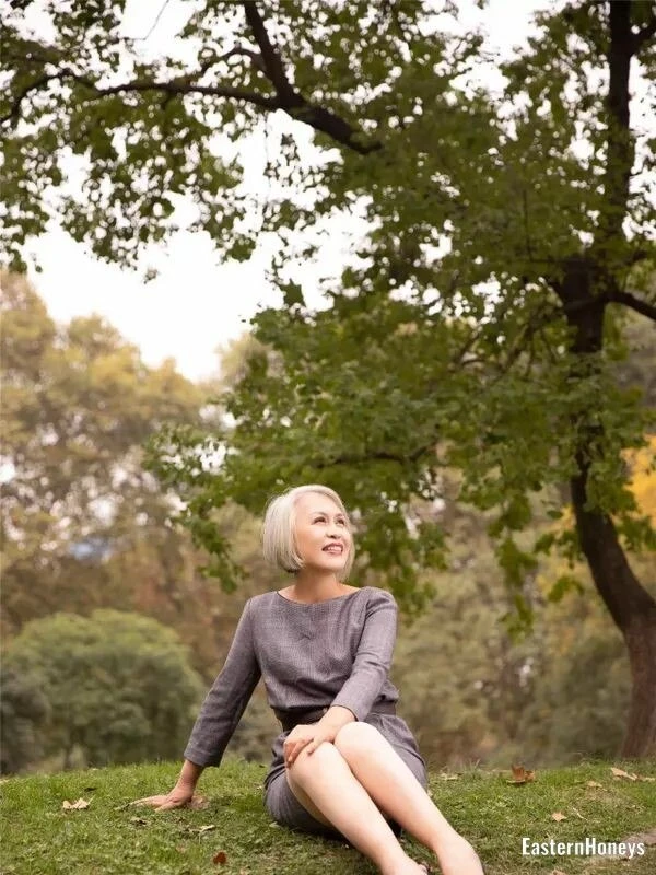 Elizabeth Profile image 2