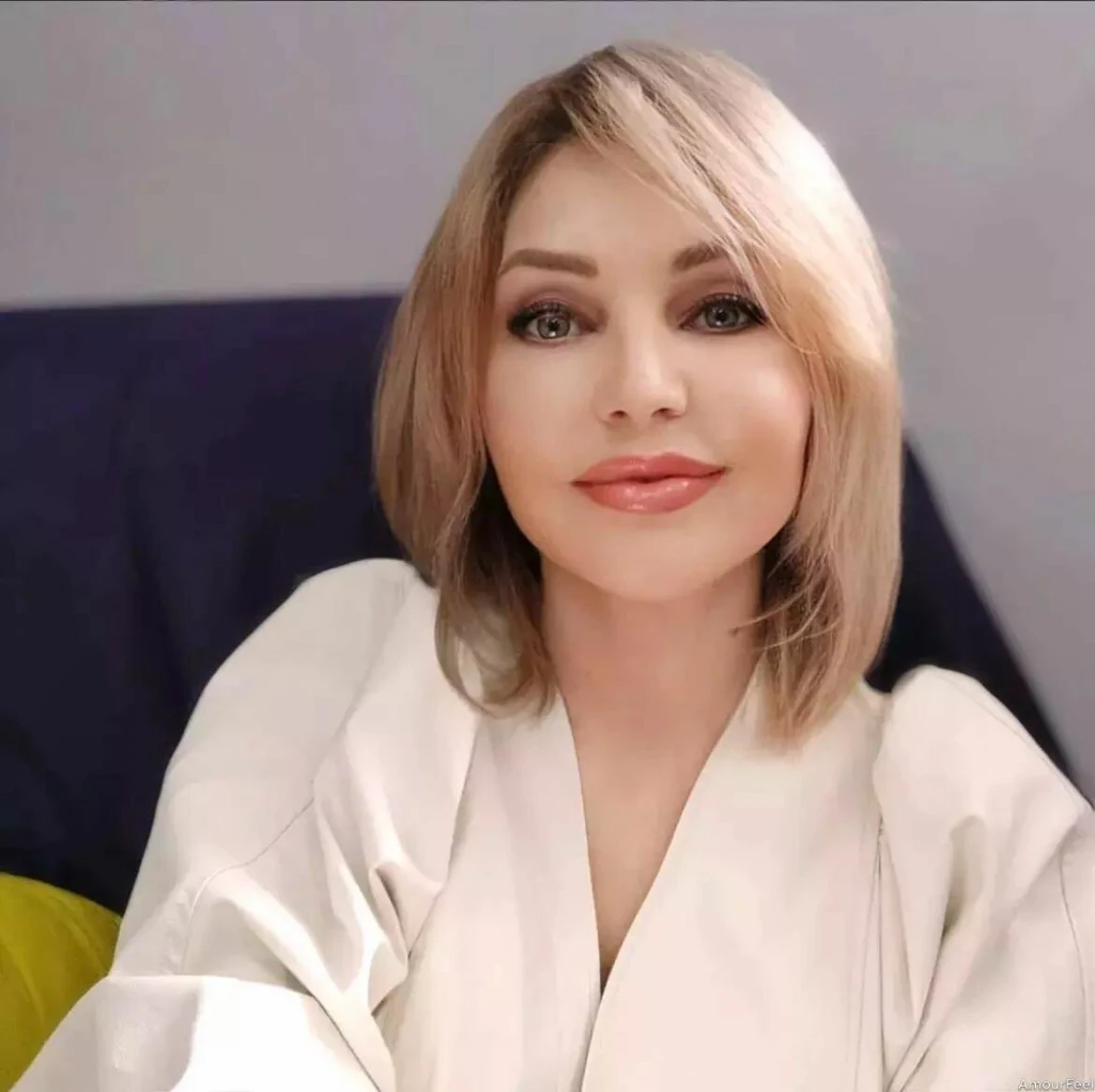 Elina Profile image 4