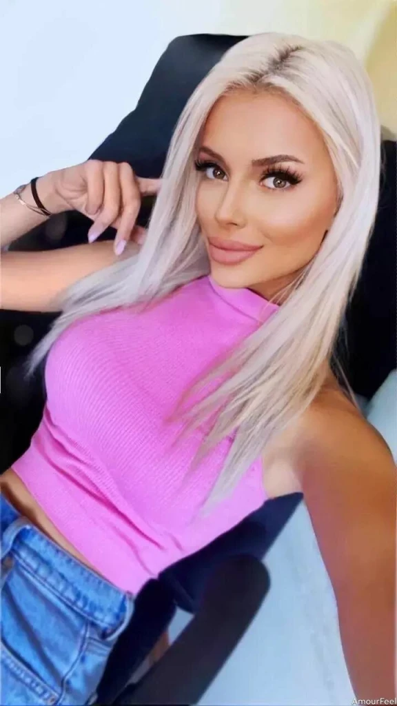 Daniela Profile image 6