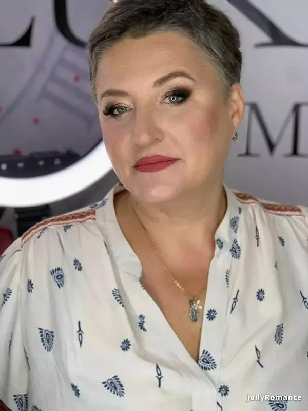 Yana Profile image 3