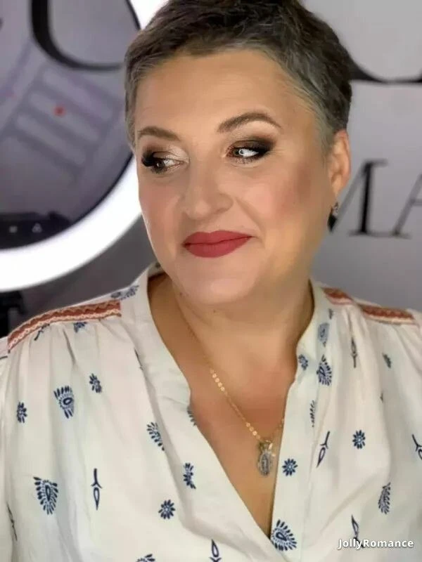 Yana Profile image 1