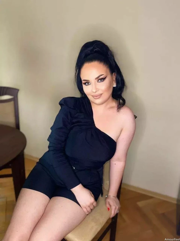 Rodica Profile image 3