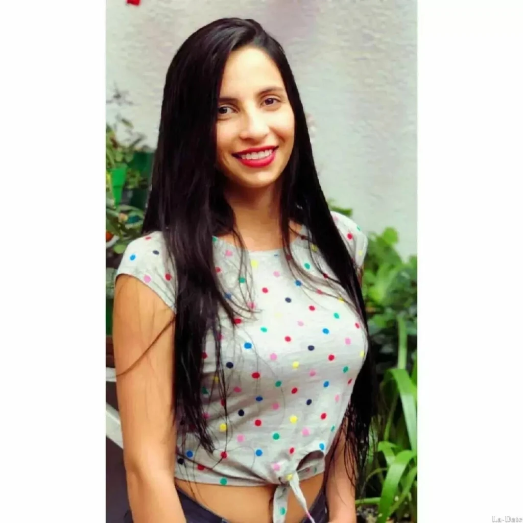 Evelin Profile image 6