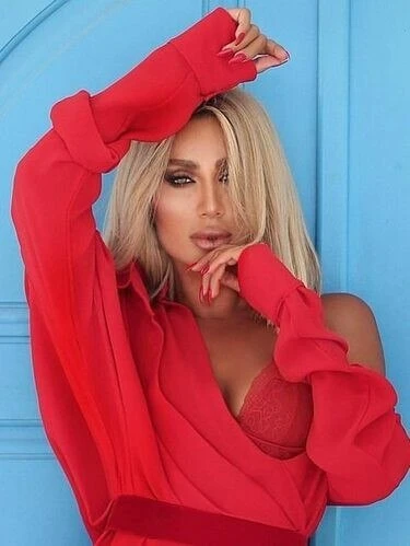 Ioana Profile image 2