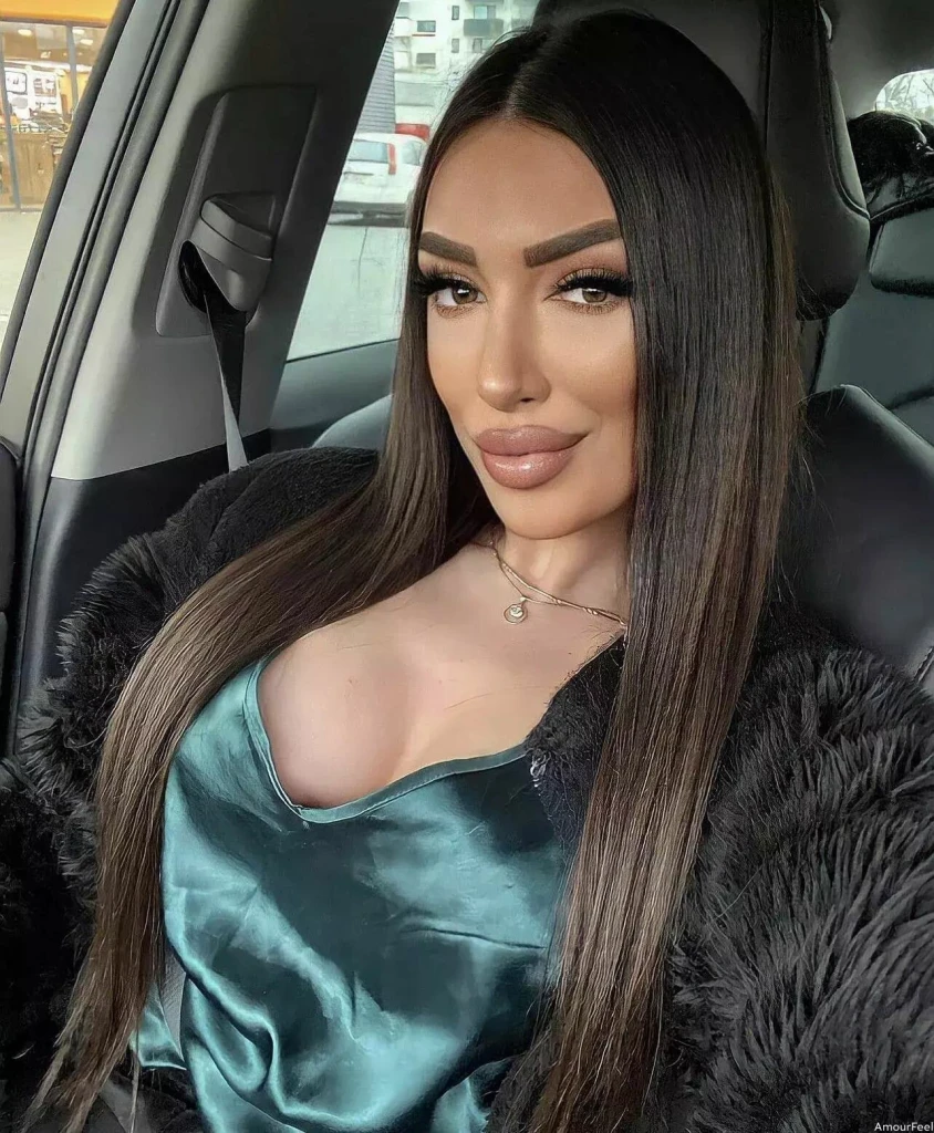 Alina Profile image 2